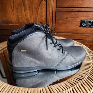 Romika Black and Gray Chukka Boots